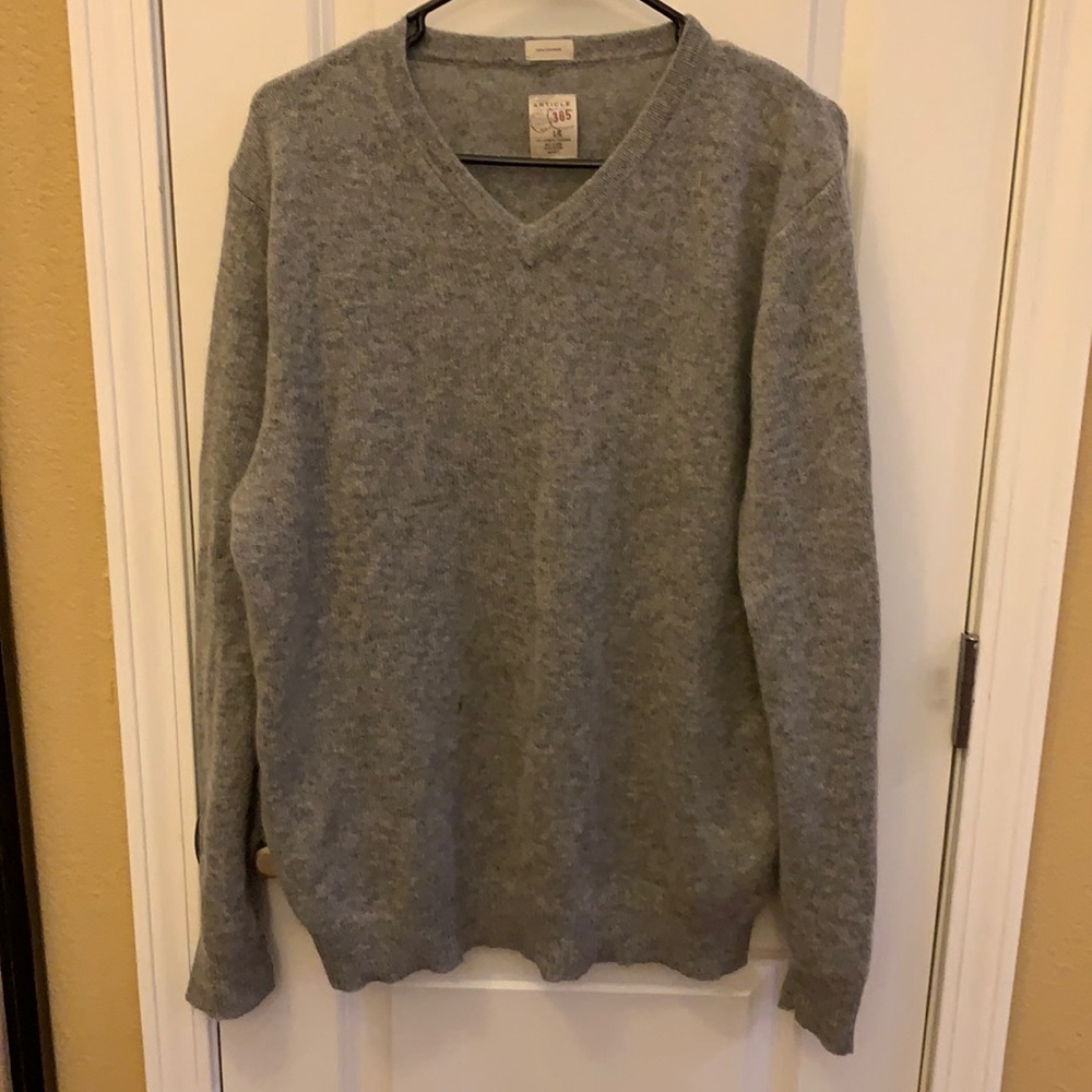 Article 365 100% Cashmere Gray V- Neck Sweater